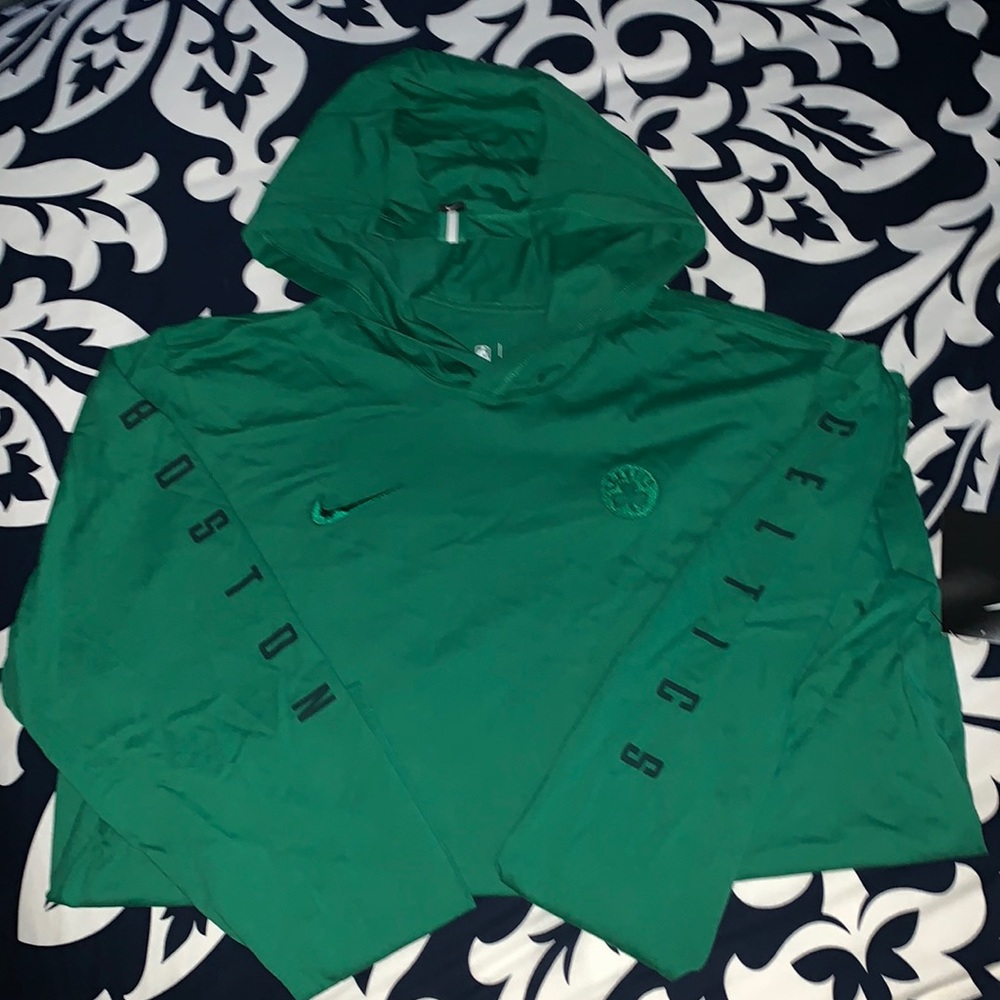 NWT Nike Boston Celtics Hooded LS Shirt ☘️